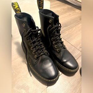 Dr. Martens women’s size 7, black